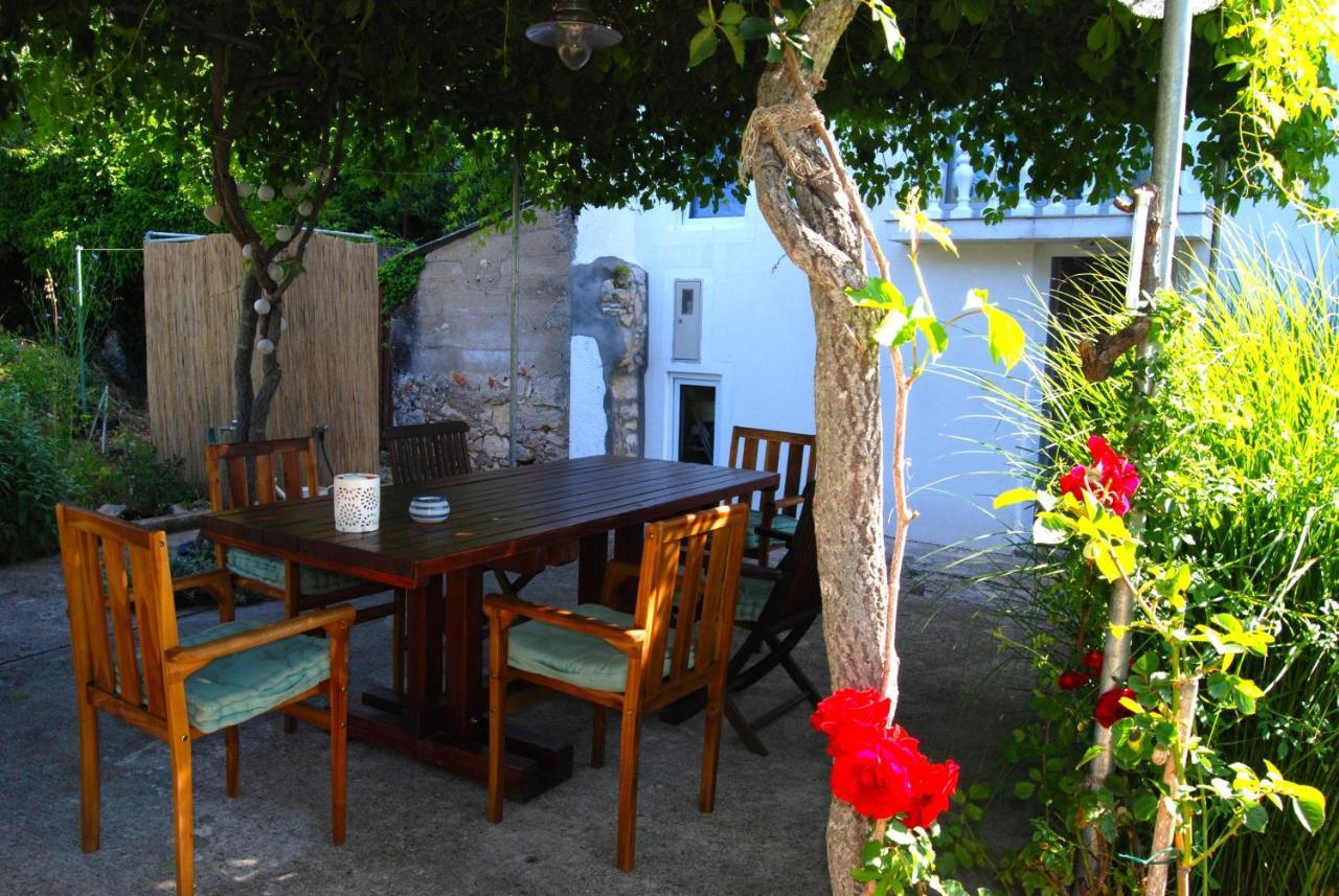 Rustic Holiday Home Miketa Lukoran Ngoại thất bức ảnh